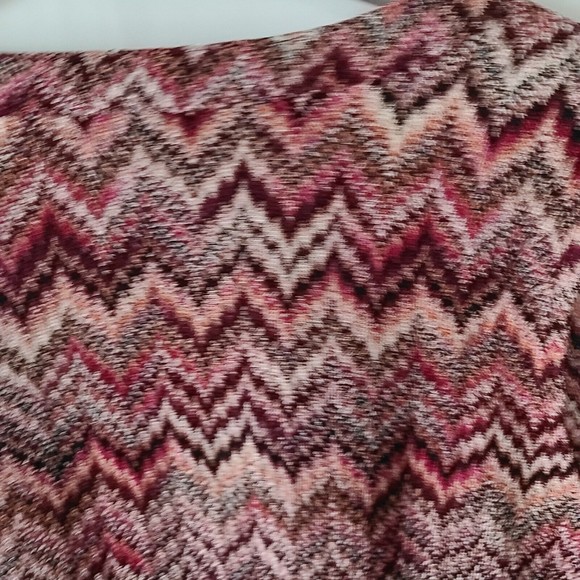 Avenue Women Sleeveless Blouse Tank Top Size 14/16 Chevron Pattern Burgundy EUC - Picture 6 of 8